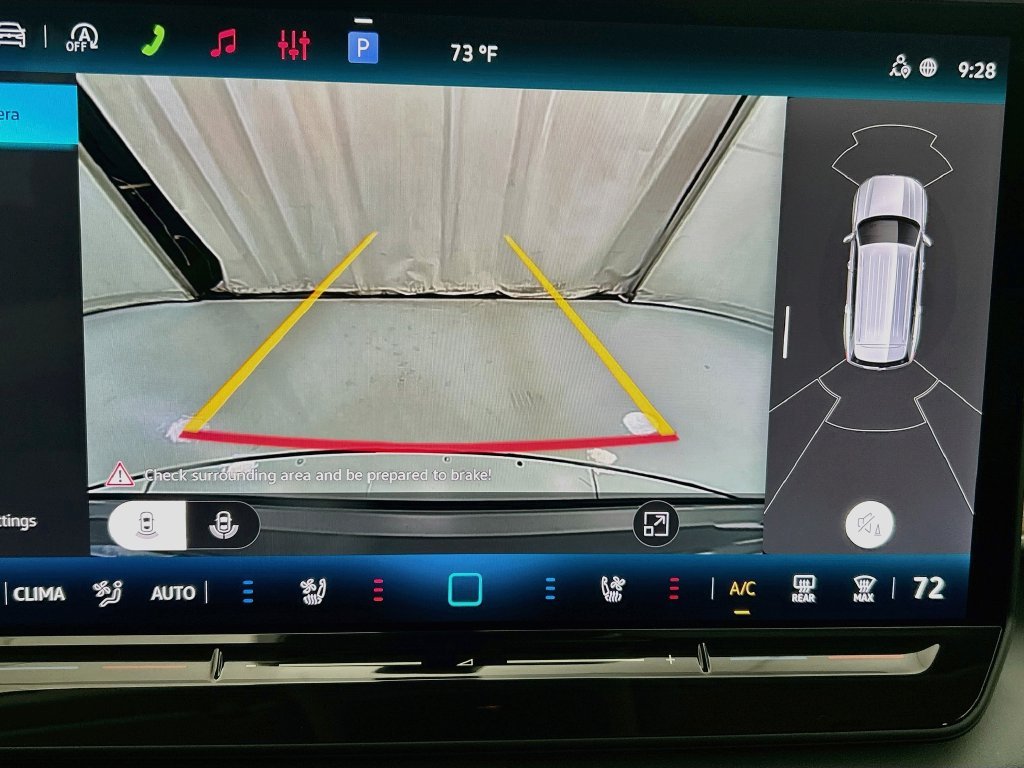 New 2027 Silver Volkswagen SE w/Technology image 14