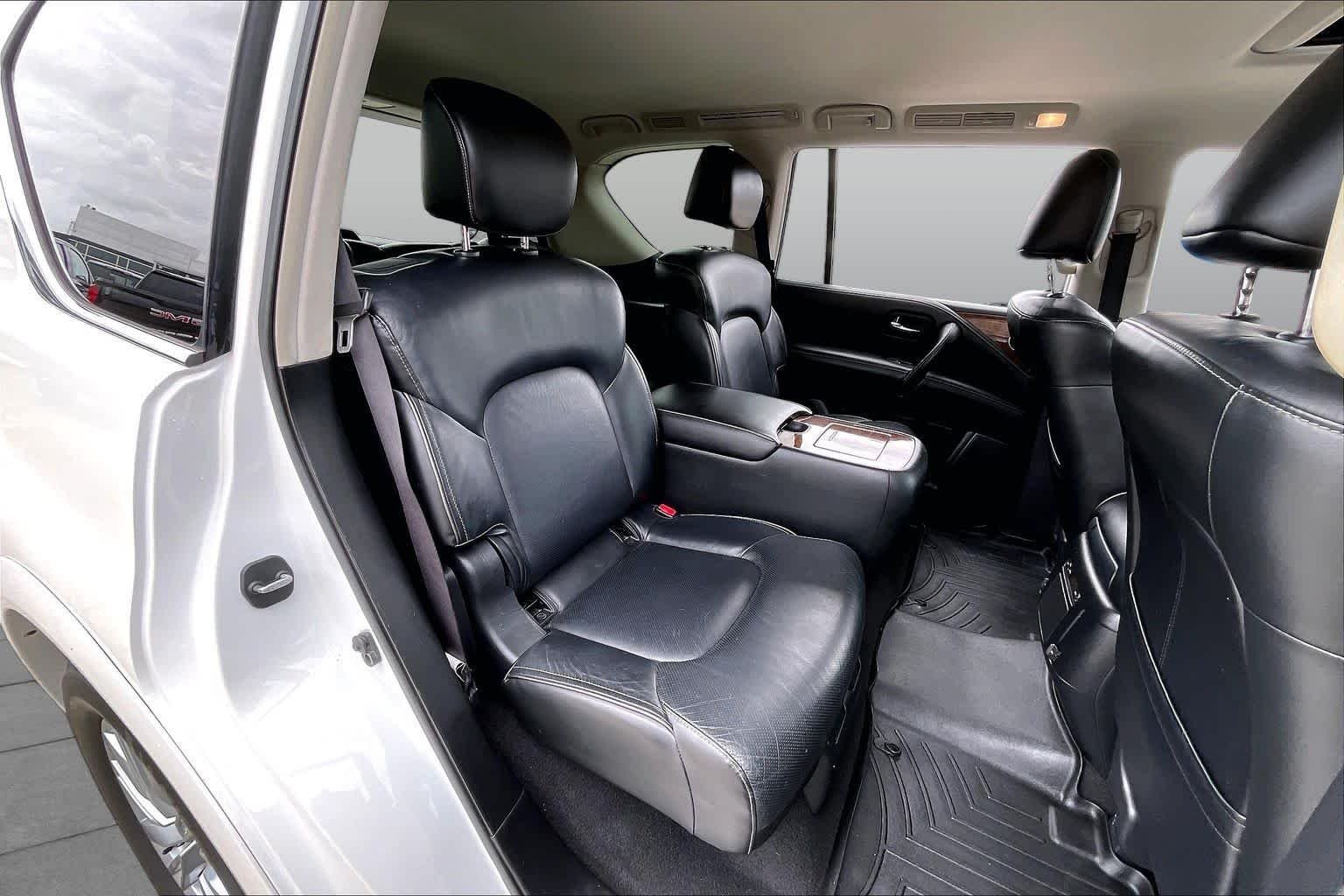Used 2019 Moonstone White INFINITI LUXE image 21