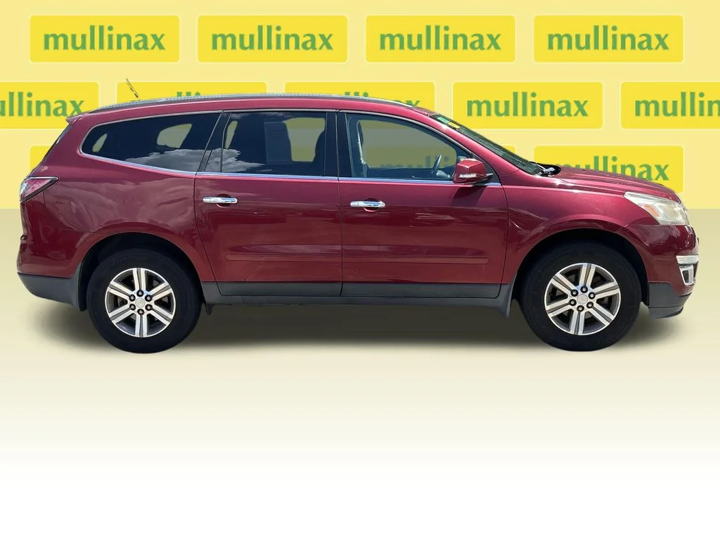 Used 2015 Red Chevrolet 2LT image 2