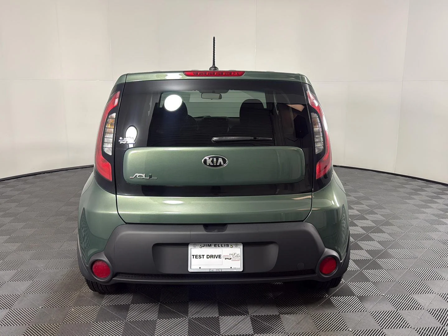 Used 2014 Kale Green Kia Base image 4