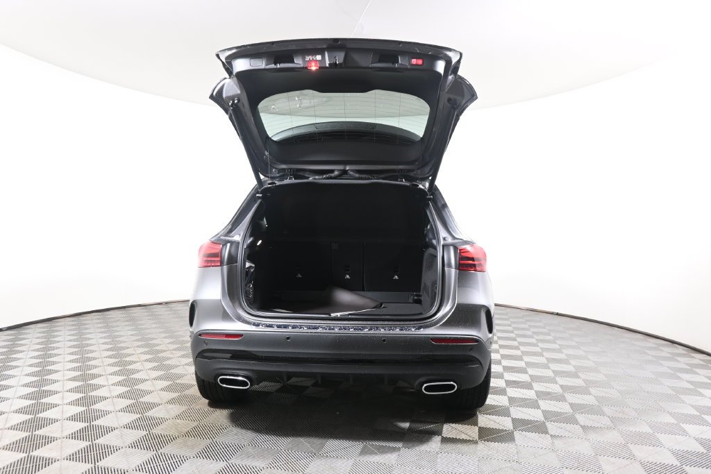 Used 2026 Mountain Grey Metallic Mercedes-Benz GLA 250 image 34