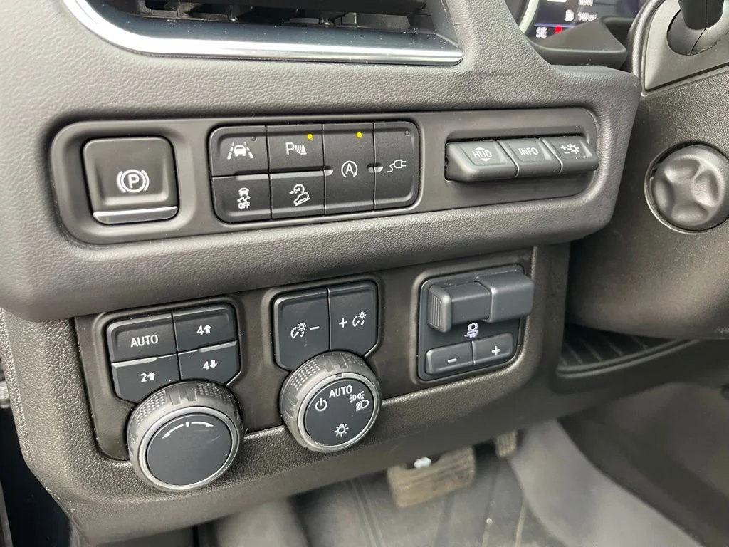 Used 2021  Chevrolet High Country image 48
