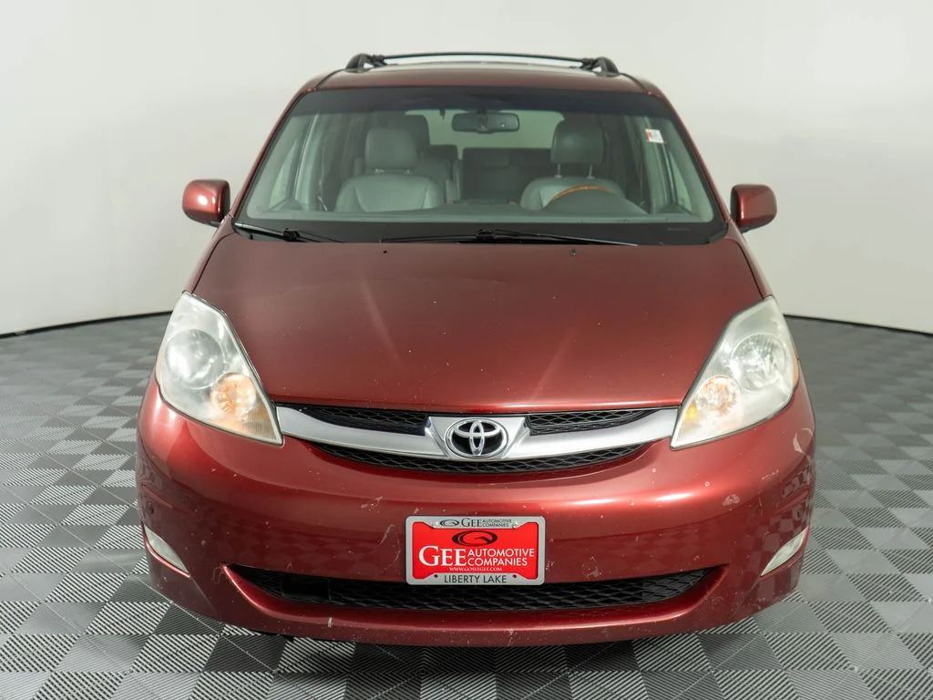 Used 2008 Red Toyota Limited image 2