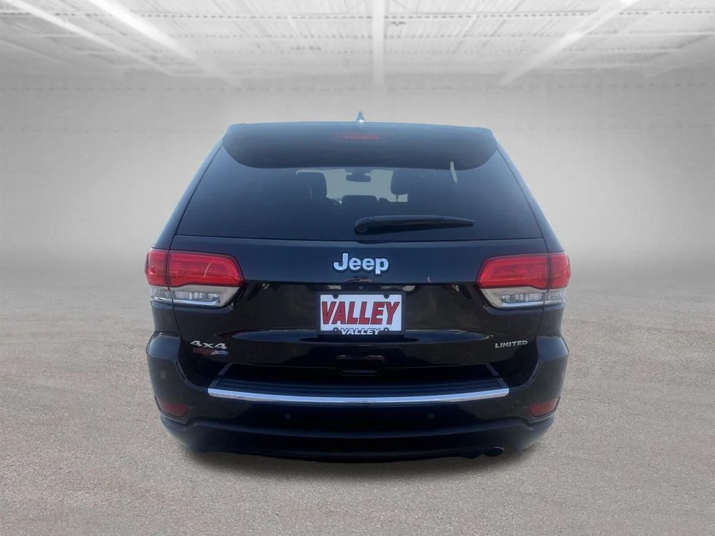 Used 2015 Brilliant Black Crystal Pearlcoat Jeep Limited image 5