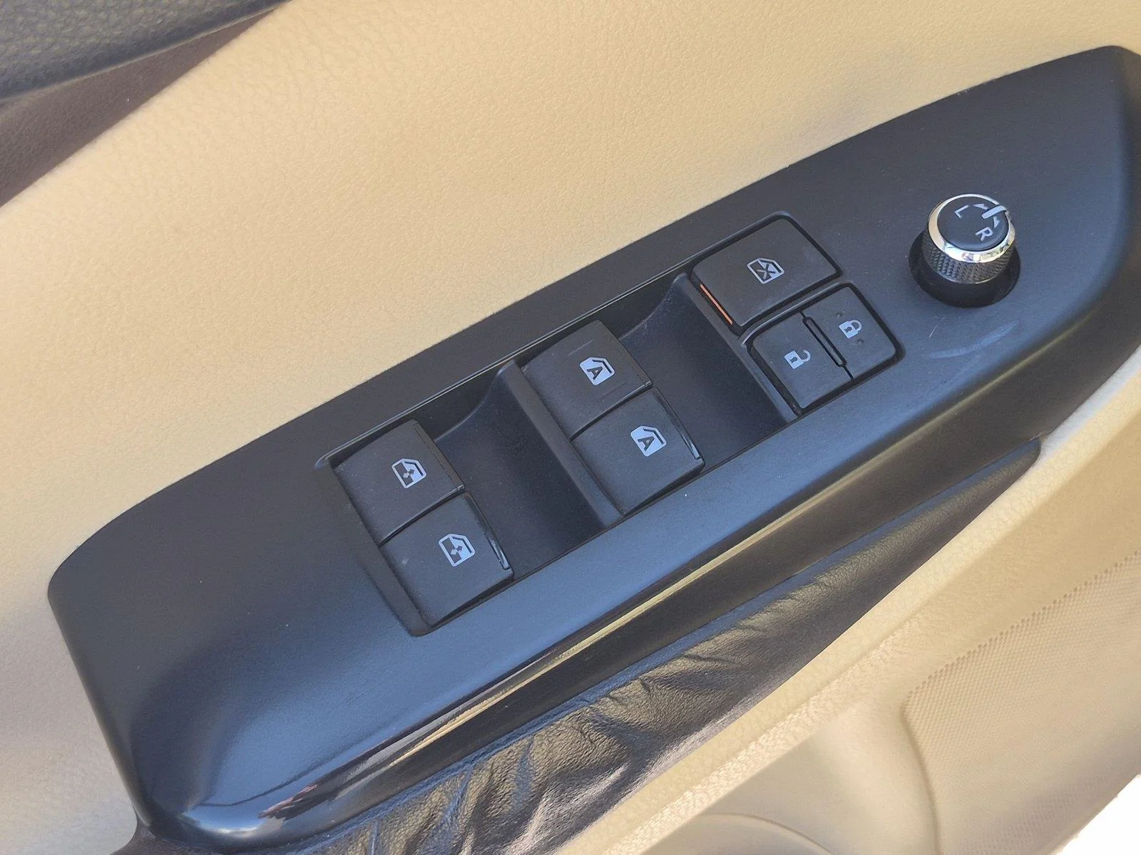 Used 2016 Shoreline Blue Pearl Toyota XLE image 16