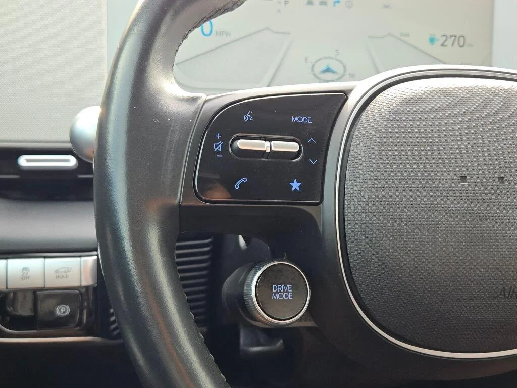 Used 2024 Digital Teal Hyundai SEL image 27