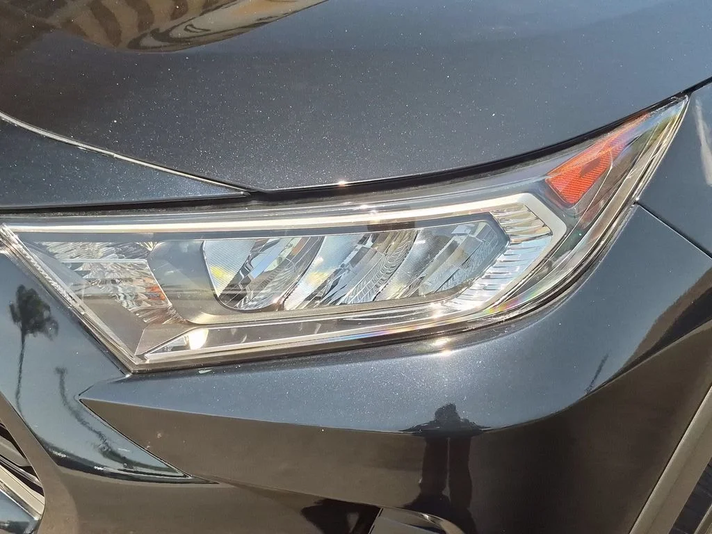 Used 2021 Black Toyota XLE image 10