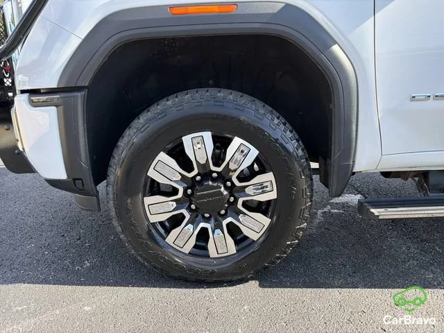 Certified Used 2025 Summit White GMC Denali image 31