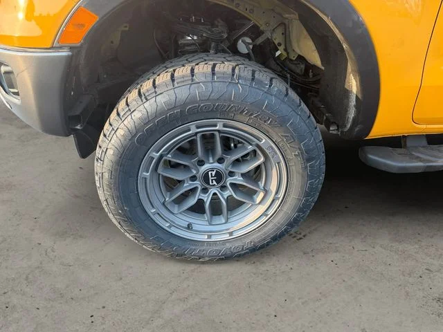 Used 2022 Orange Ford XLT image 9