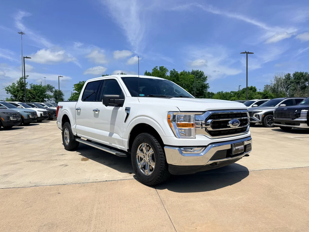 Used 2022 Oxford White Ford XLT image 3