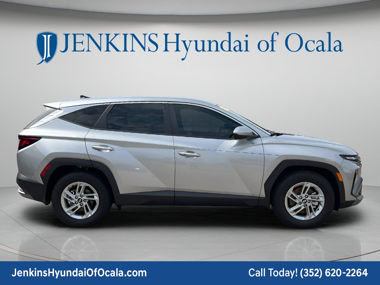 Used 2026 Shimmering Silver Hyundai SE image 2
