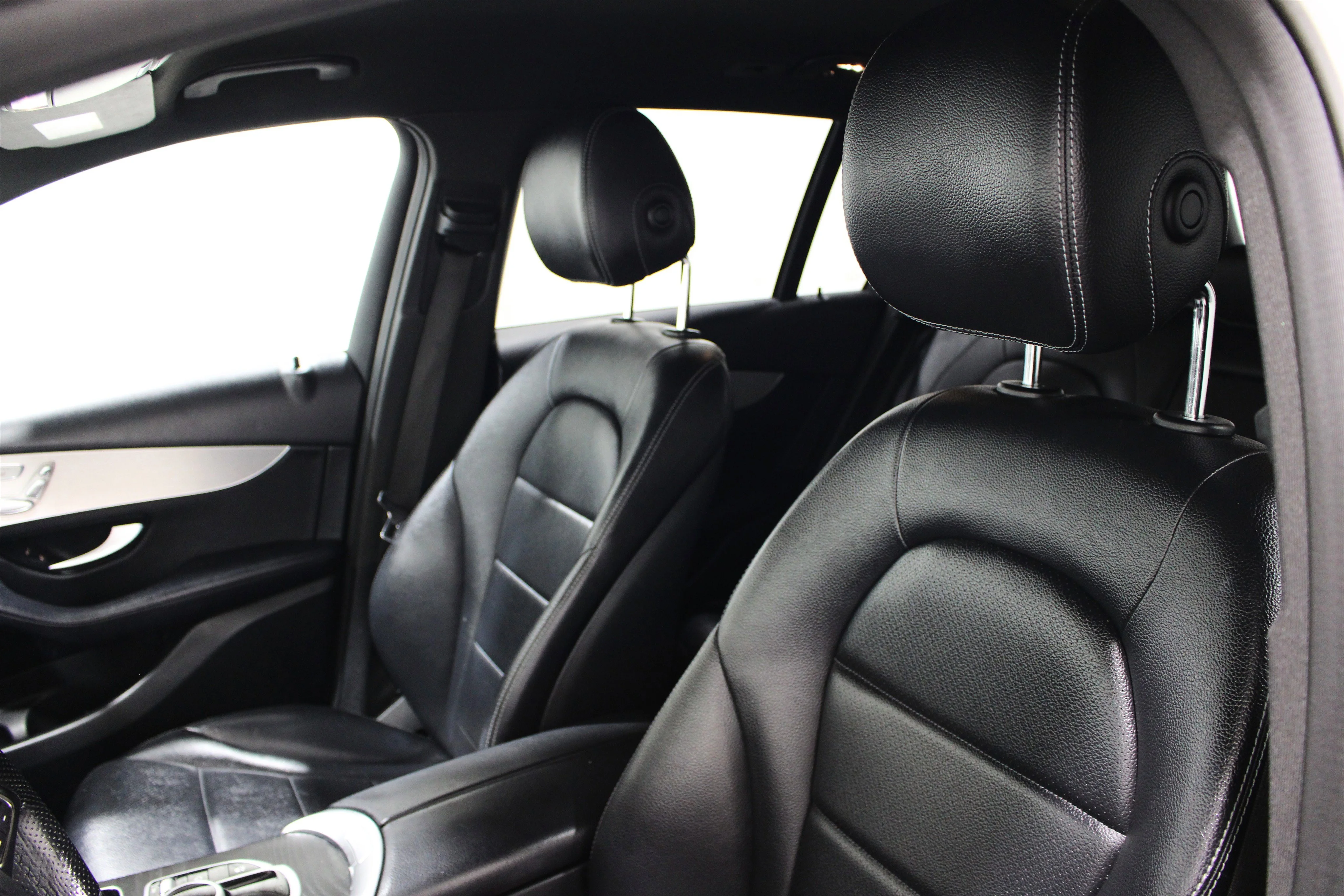 Used 2019 Polar White Mercedes-Benz GLC 300 image 4