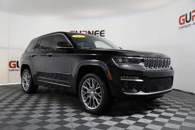 Used 2023 Black Jeep Summit image 41