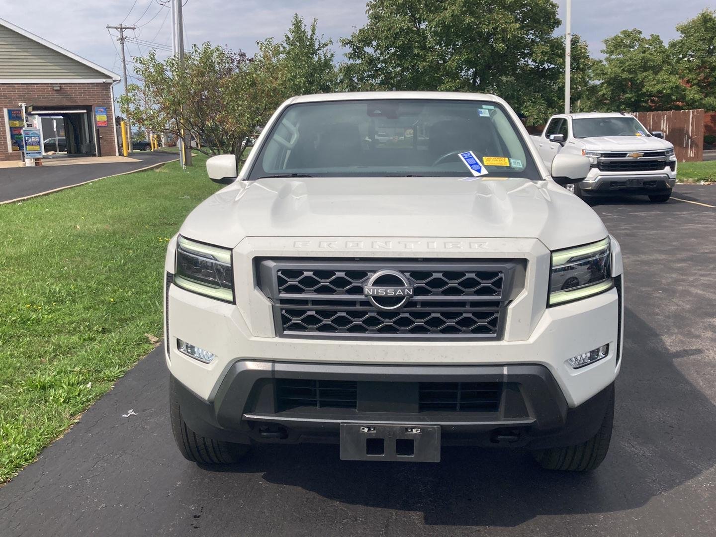 Used 2024 Glacier White Nissan SL image 2