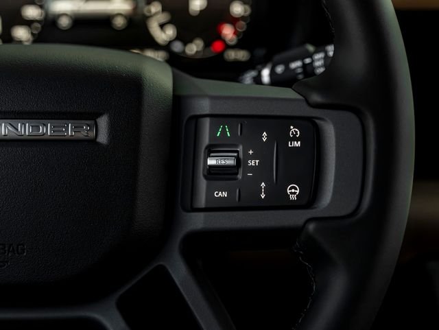 New 2026 Santorini Black Land Rover X-Dynamic SE image 22