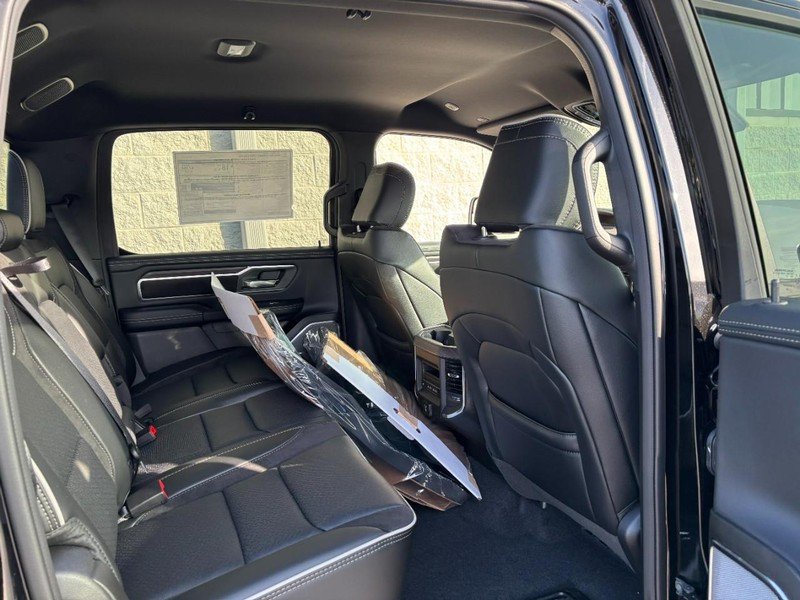 New 2026 Diamond Black Crystal Pearl-Coat Exterior Paint RAM Laramie 4x4 image 7