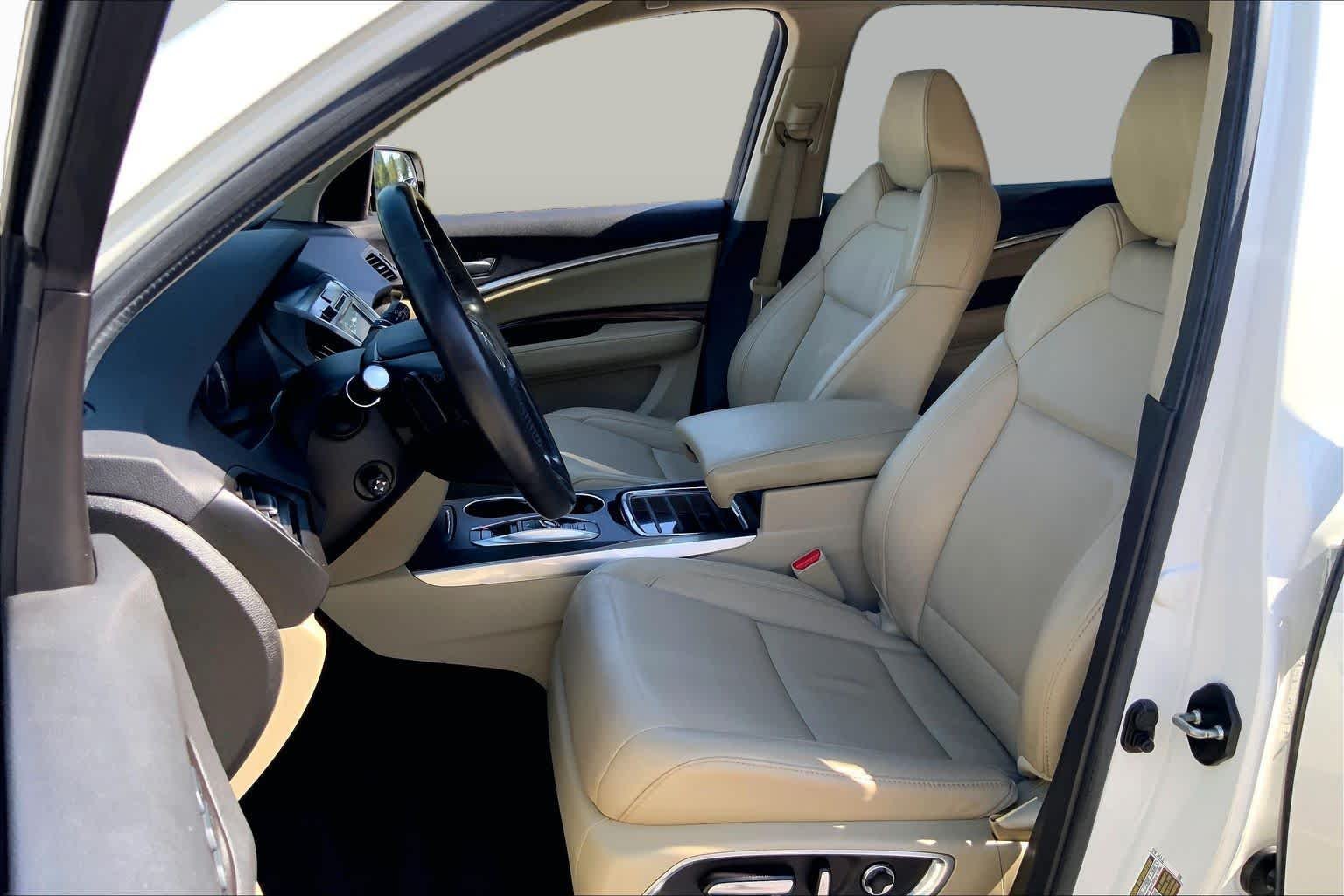 Used 2019 White Diamond Pearl Acura  image 7
