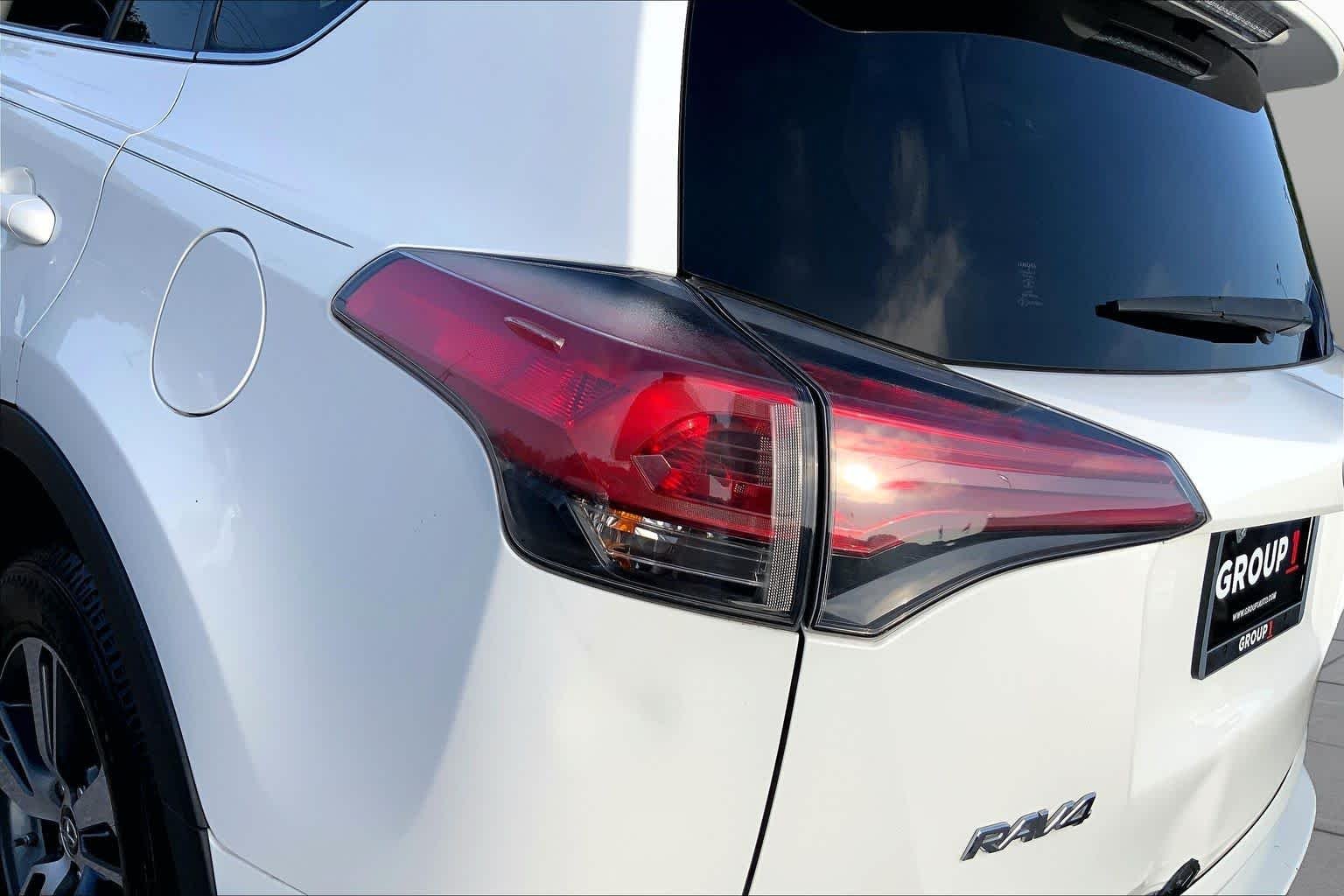 Used 2016 Super White Toyota XLE image 26