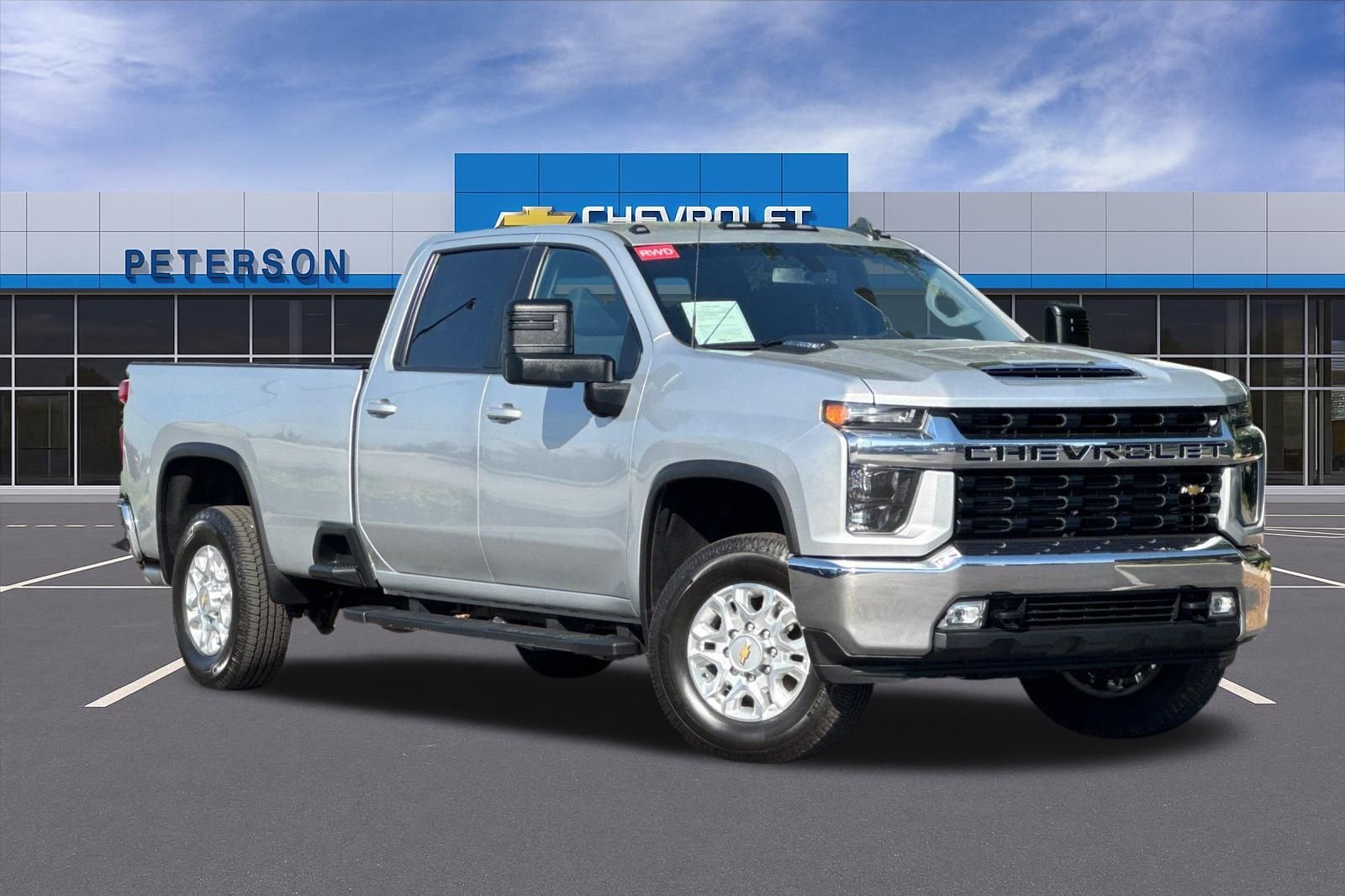 Used 2023 Silver Chevrolet LT image 2