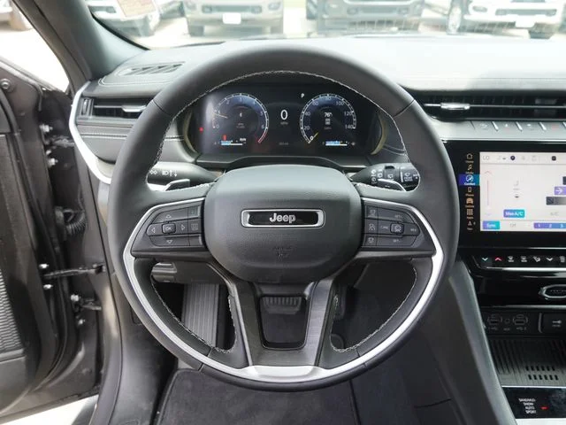 New 2026 Baltic Gray Metallic Clear-Coat Exterior Paint Jeep Altitude image 29
