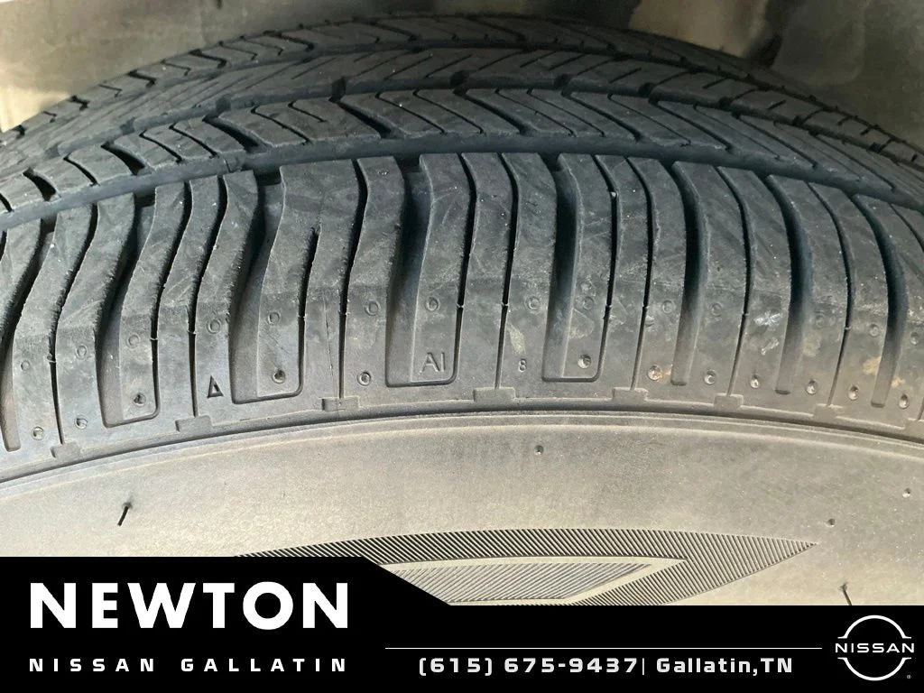 Used 2022 White Nissan 2.5 S image 12