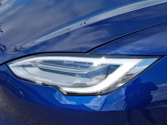 Used 2021 Deep Blue Metallic Tesla Plaid image 9