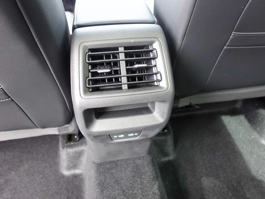 New 2026 Platinum Gray Metallic Volkswagen SE image 22