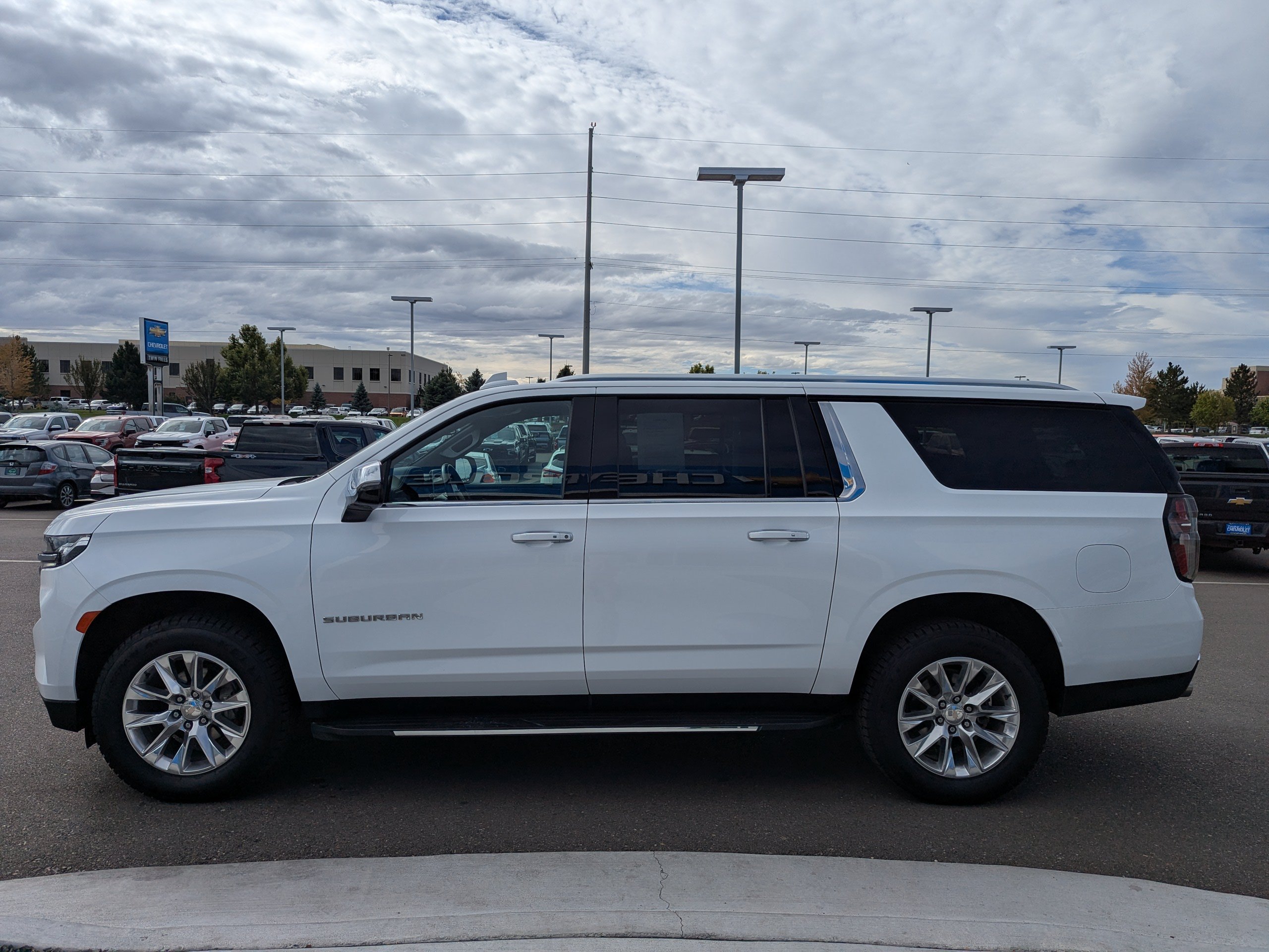 2024 Chevrolet Suburban Premier - Photo 8