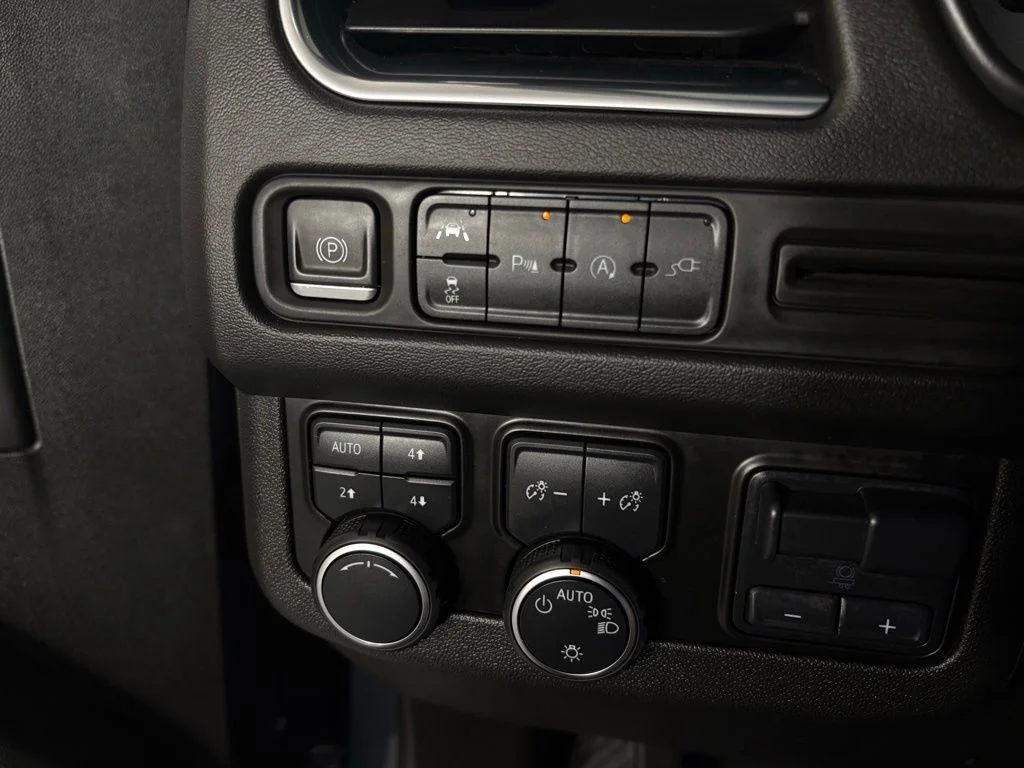 Used 2021 Gray Chevrolet LS image 26