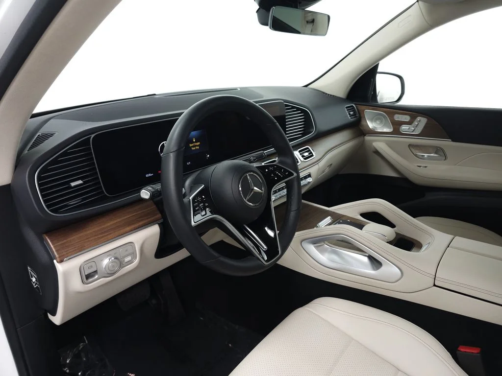 Used 2025 Polar White Mercedes-Benz GLE 450e image 9