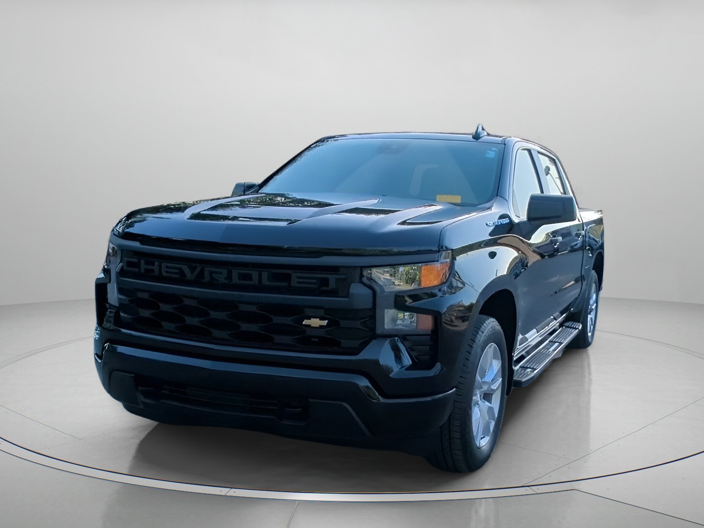 Used 2024 Black Chevrolet Custom Crew Cab Pickup image 5