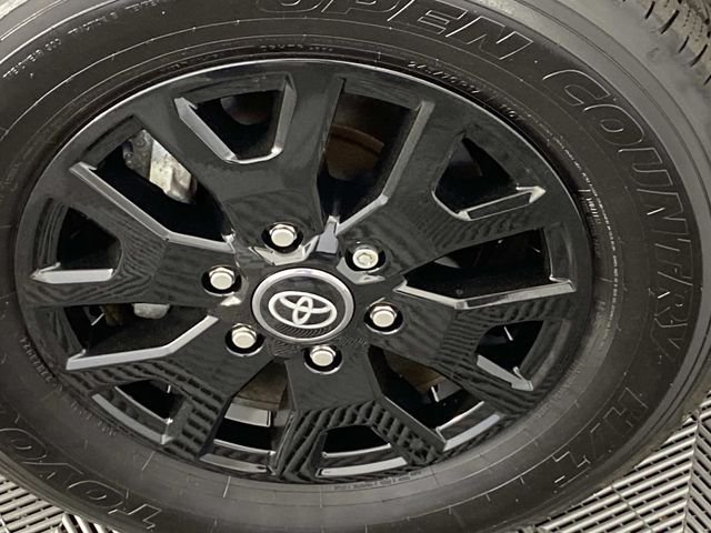 Used 2025 White Toyota SR5 image 29