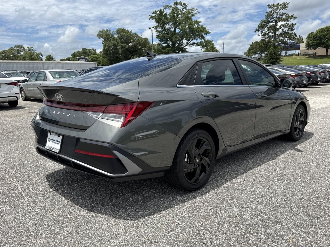 New 2026 Amazon Gray Hyundai SEL Sport Premium image 3