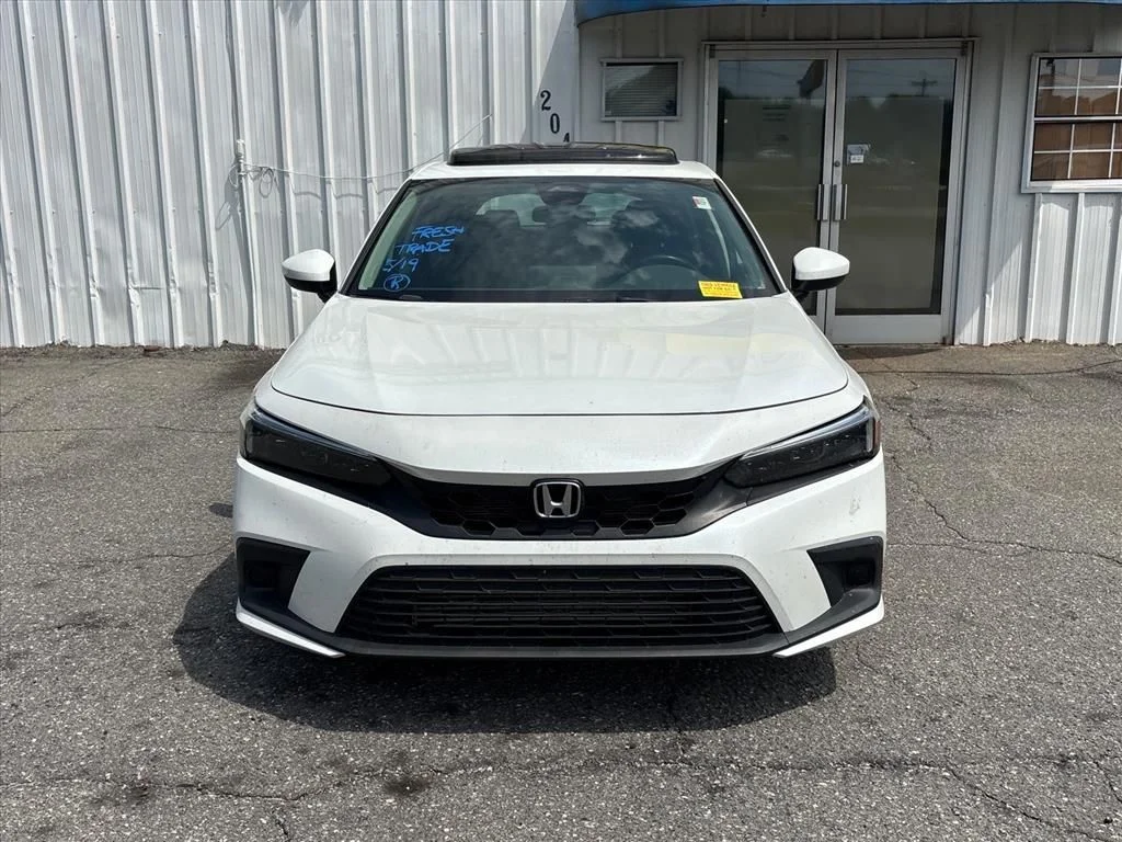 Used 2024 White Honda EX-L image 4