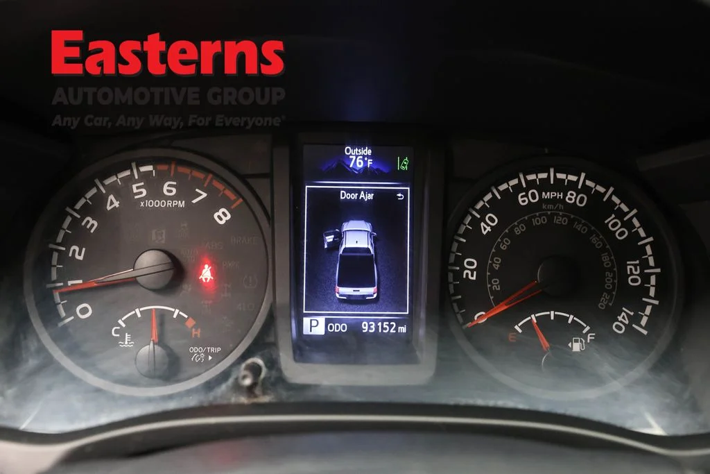 Used 2019 White Toyota SR image 17