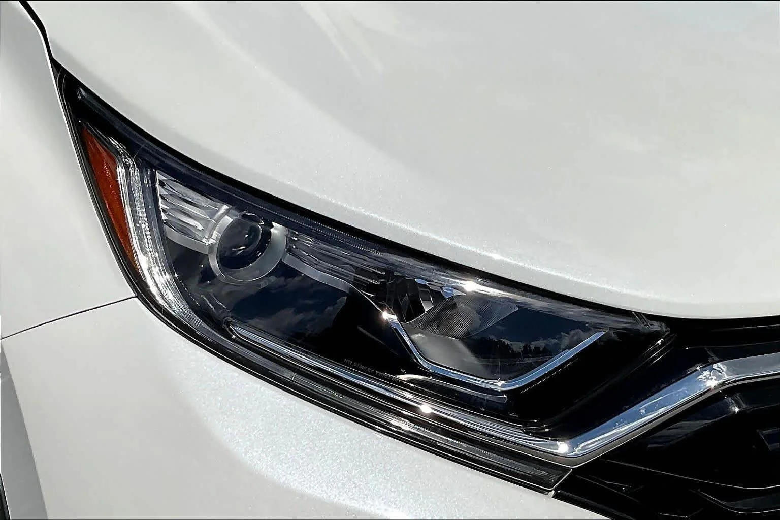 Used 2022 Platinum White Pearl Honda EX-L image 28