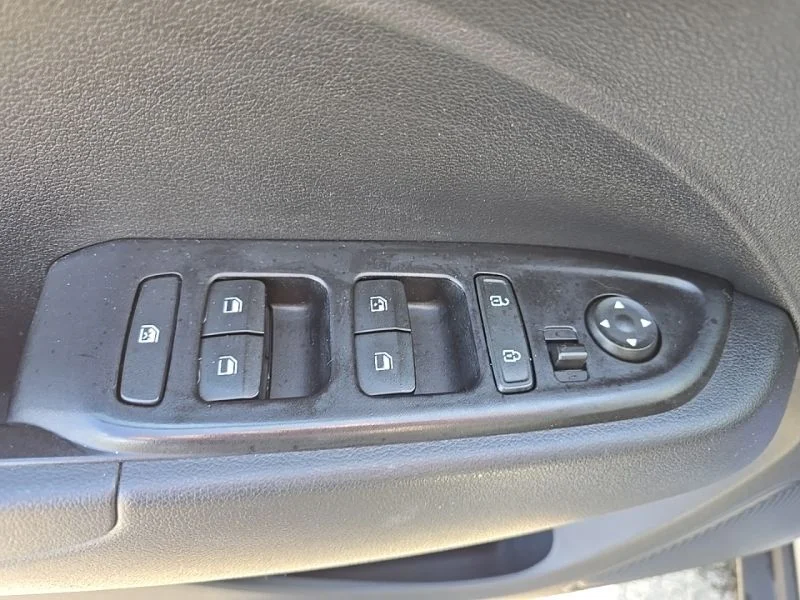 Used 2022 Silver Hyundai SEL image 21