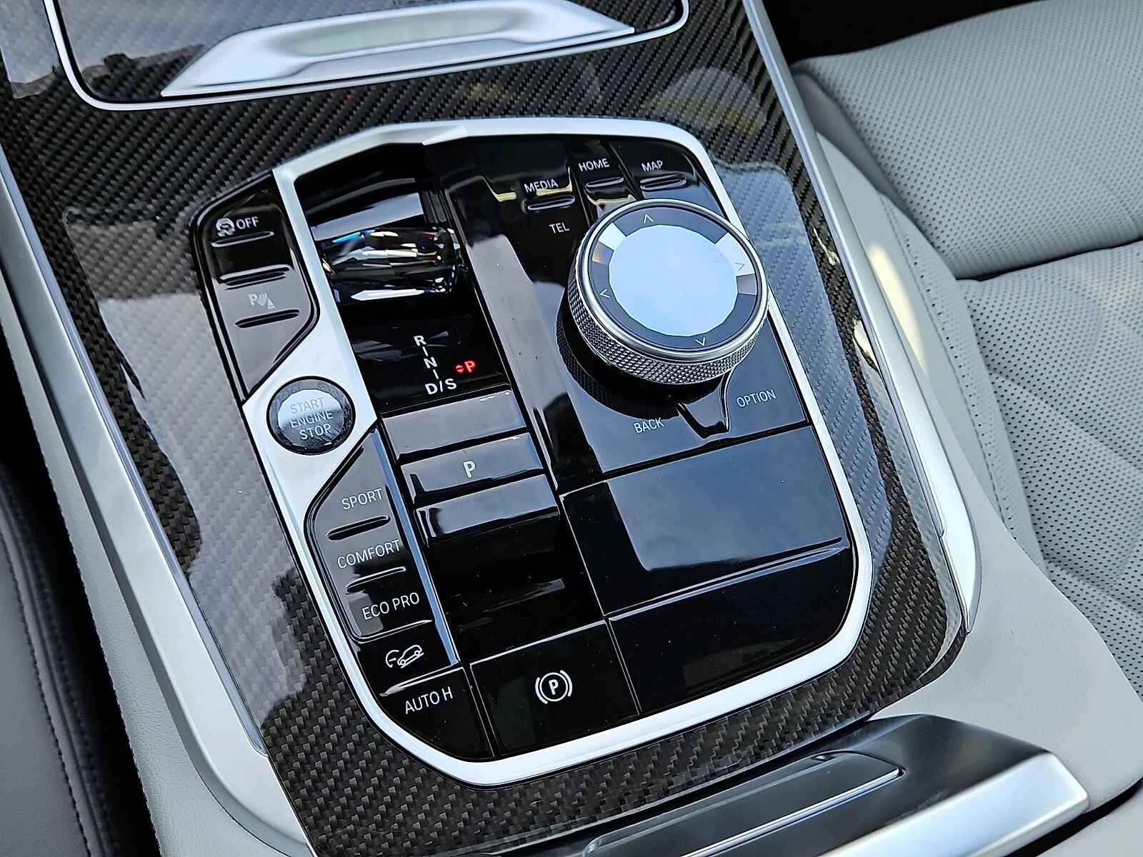 New 2026 Skyscraper Grey BMW M60i All-Wheel Drive Sports Activity Vehicle image 15