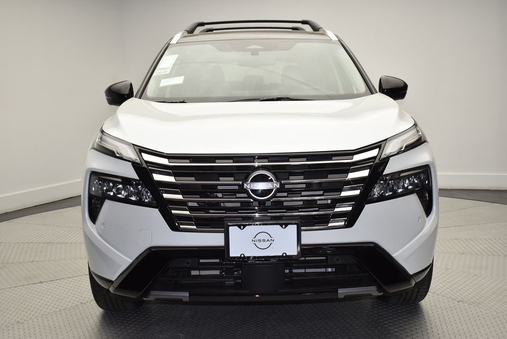 New 2026 Everest White Pearl TriCoat / Super Black Two-tone Nissan Platinum image 2