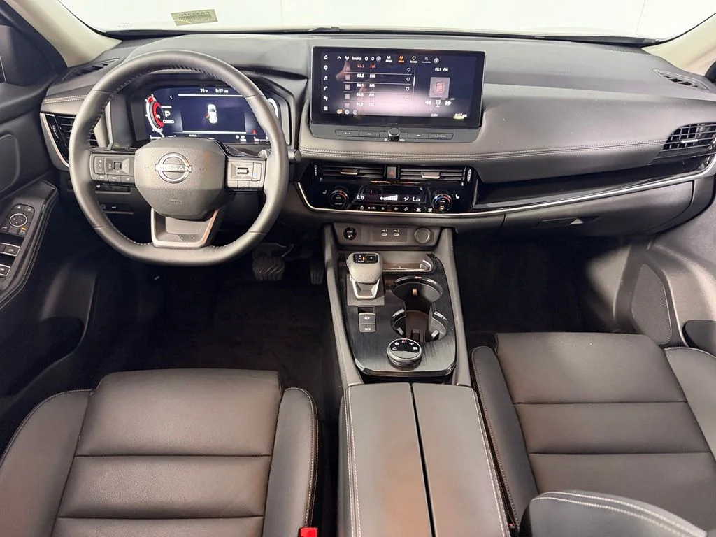 Used 2025 Champagne Silver Metallic Nissan SL image 12