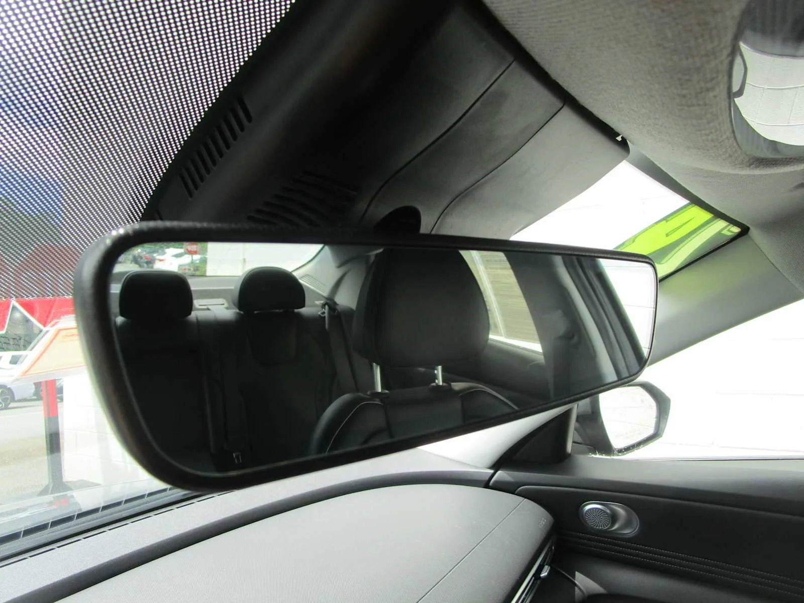Certified Used 2024 Ecotronic Gray Hyundai Limited image 26