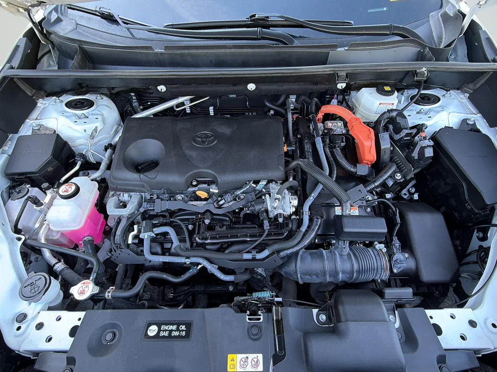 Used 2022 White Toyota XLE image 41