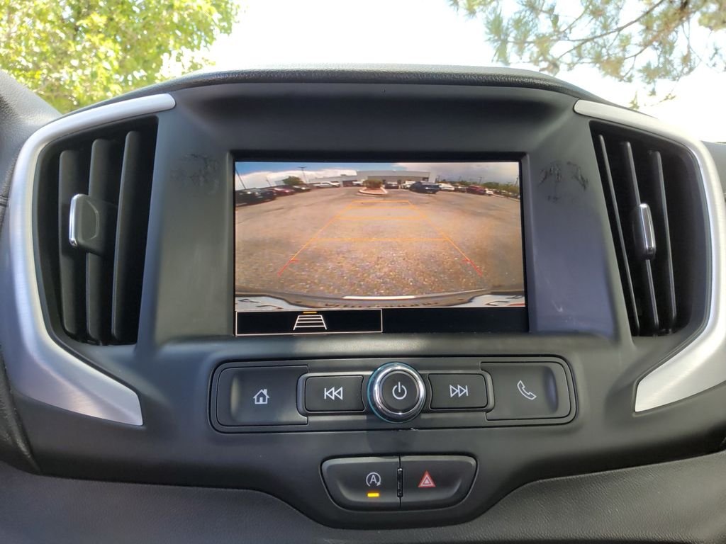 Used 2024 Silver GMC SLE image 26