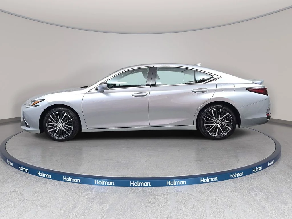 Used 2025 Silver Lexus 300h image 8