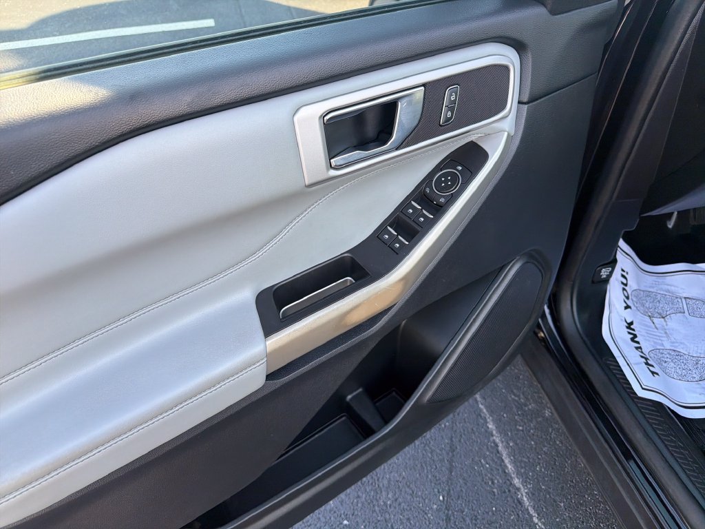 Used 2021 Black Ford XLT image 10