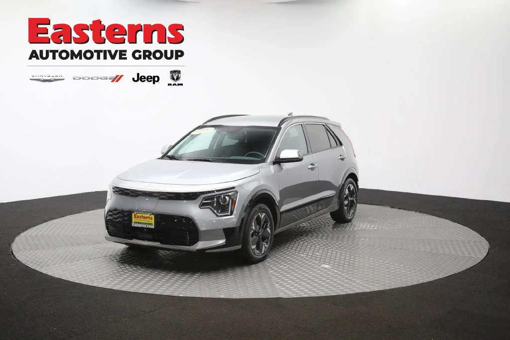 Used 2023 Gray Kia Wind image 56