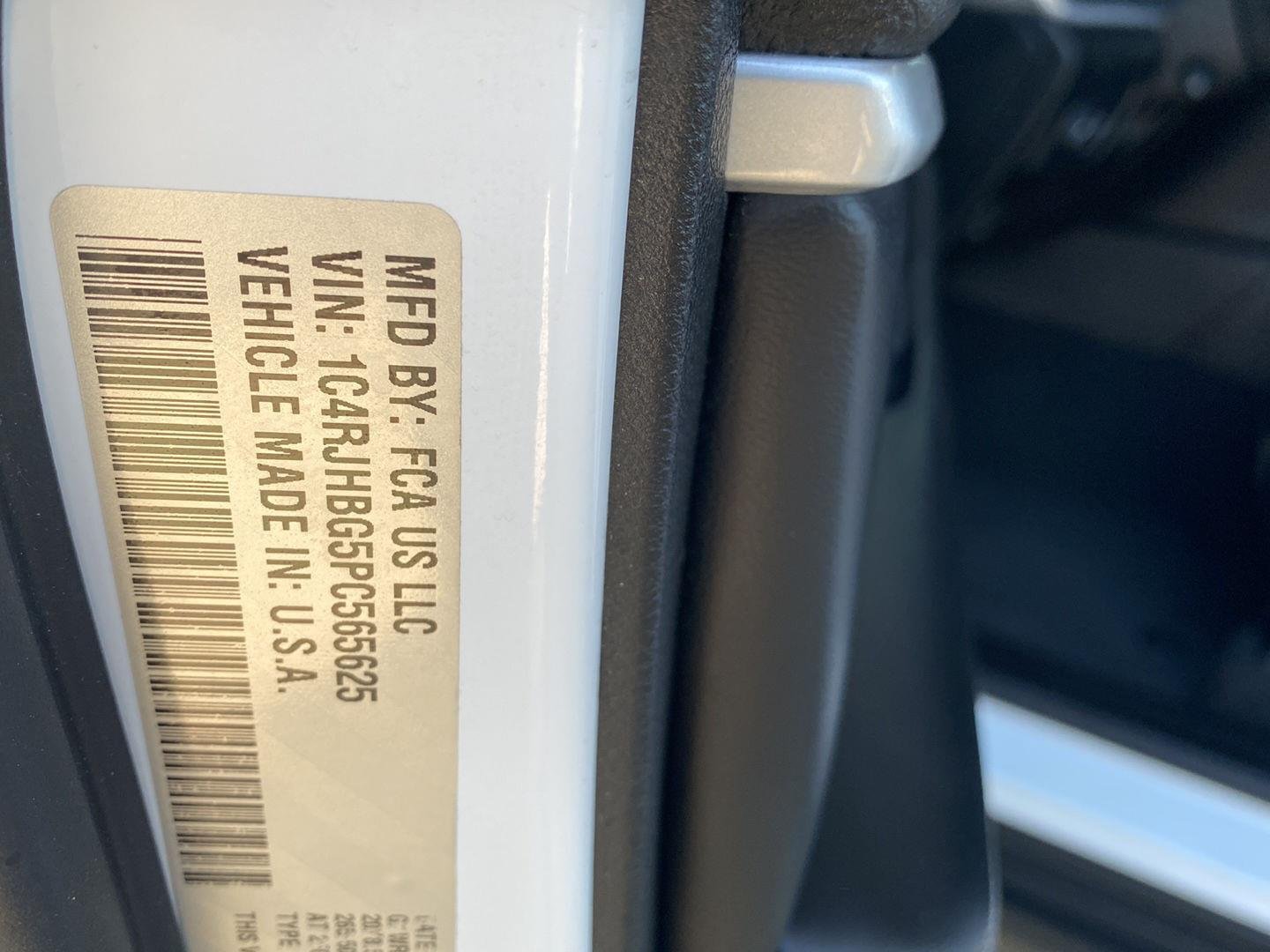 Used 2023 Bright White Clearcoat Jeep Limited image 18