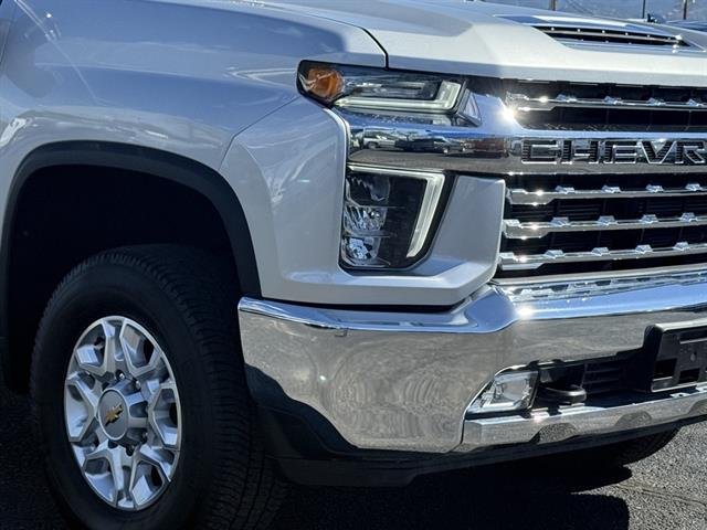 2023 Chevrolet Silverado 2500HD LTZ photo 2