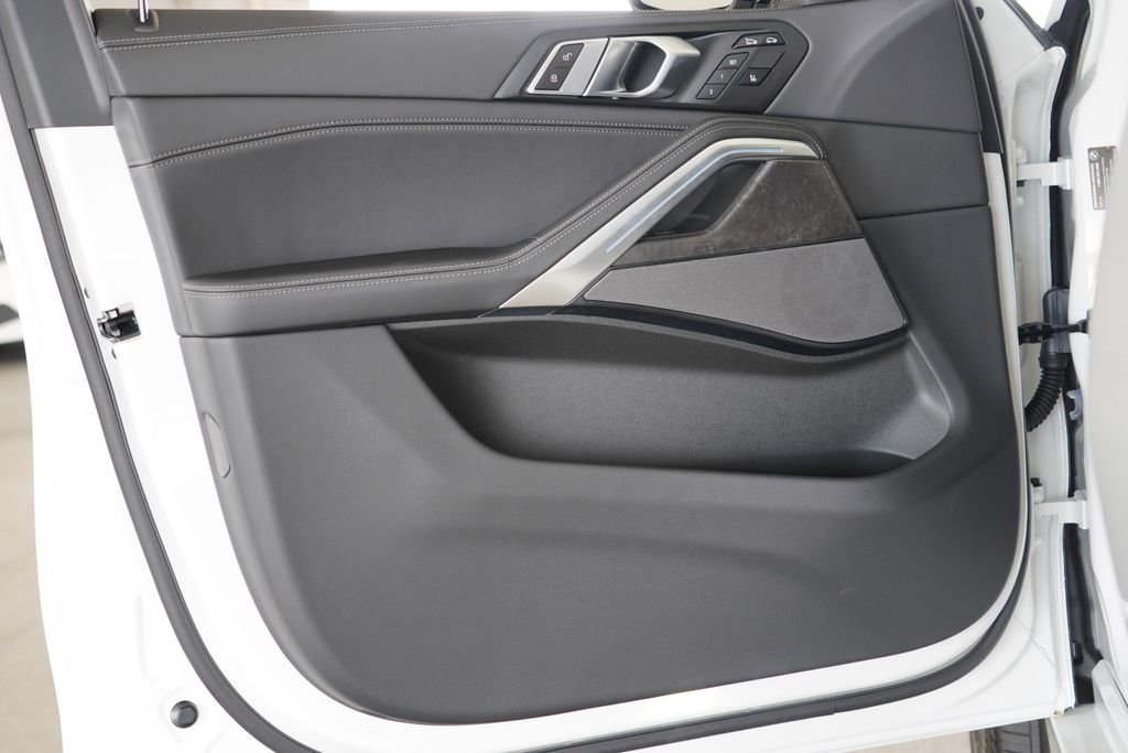 New 2027 Alpine White BMW xDrive40i image 8
