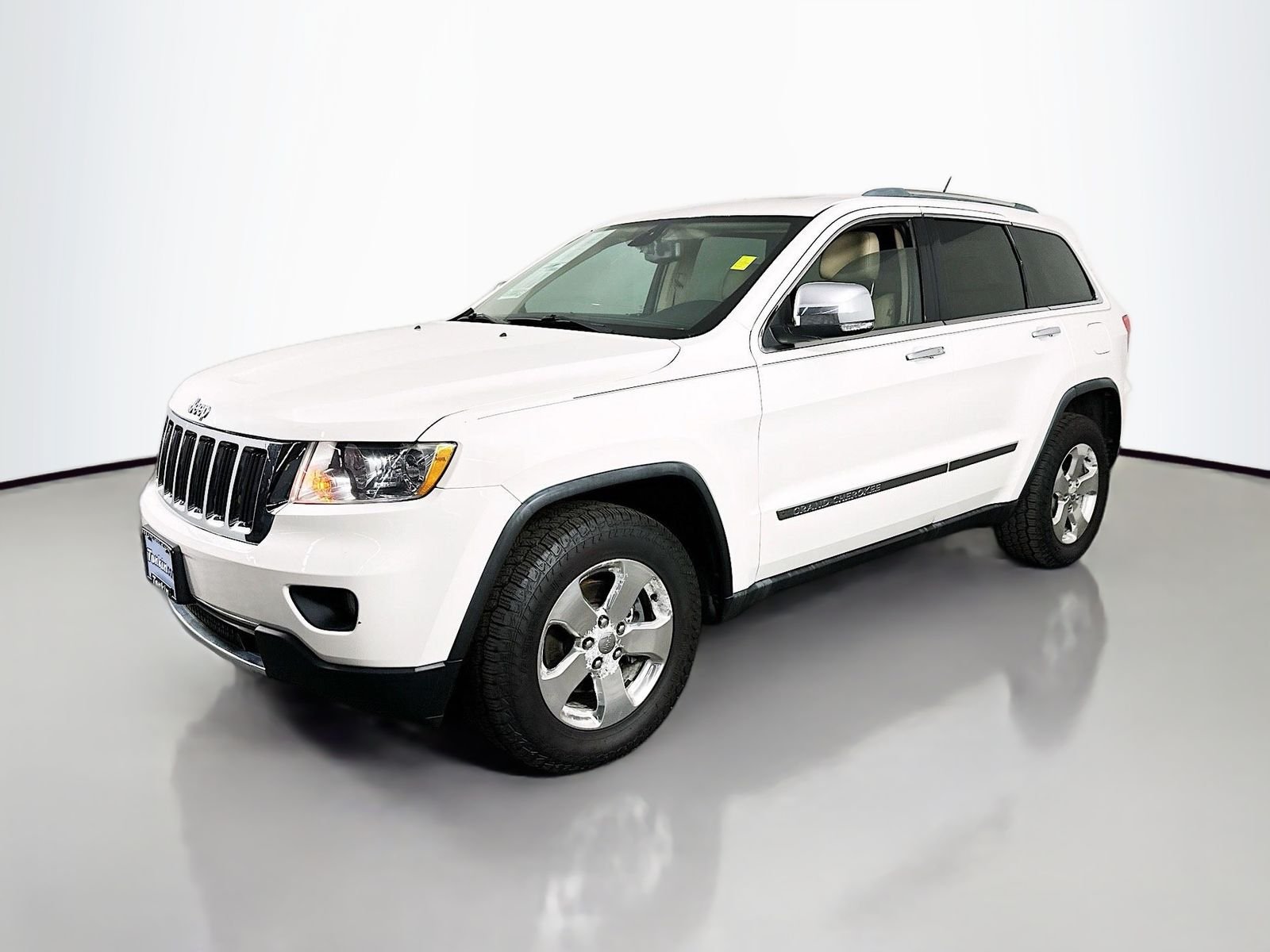 Used 2011 Stone White Clearcoat Jeep Limited image 4